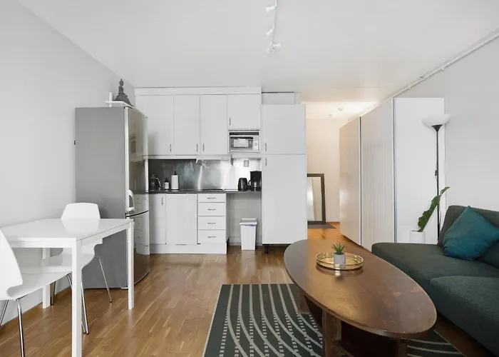 Super Central Studio Near Train And Buss